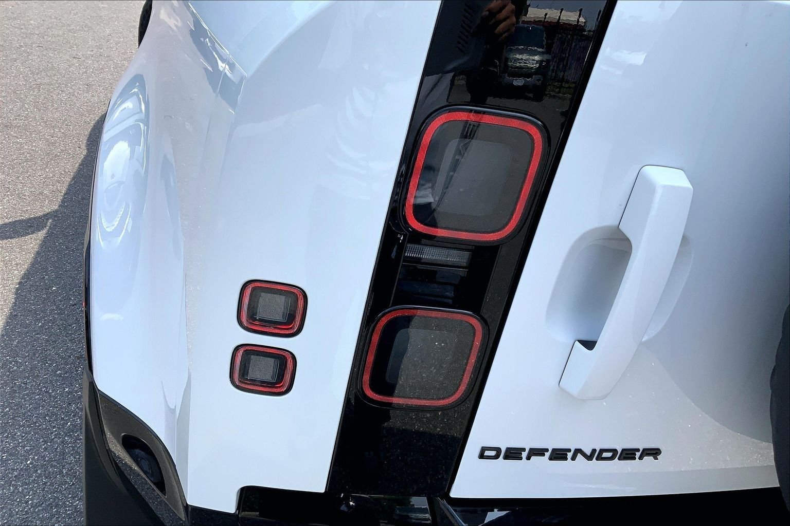 New 2026 Fuji White Land Rover X-Dynamic SE image 14
