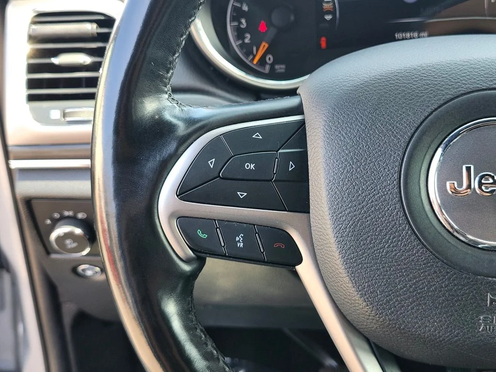 Used 2020 Silver Jeep Limited image 29