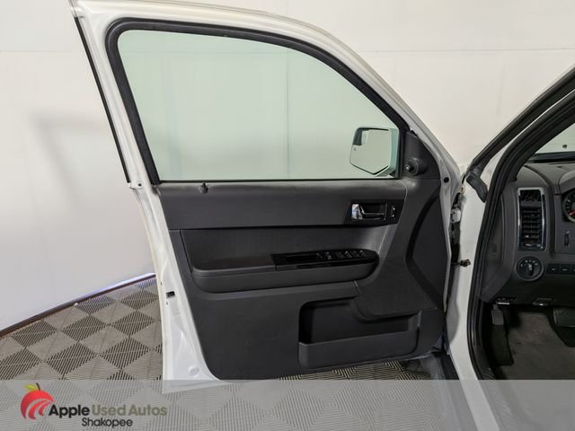 Used 2011 White Ford Limited image 11
