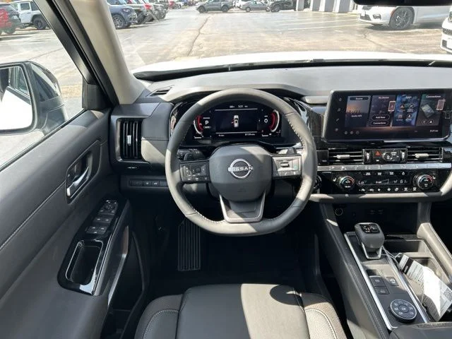 New 2026 Everest White Pearl TriCoat Nissan SL image 25