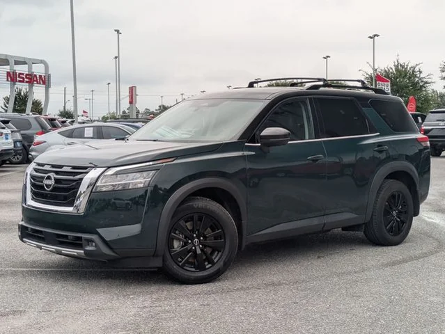 2023 Nissan Pathfinder SL