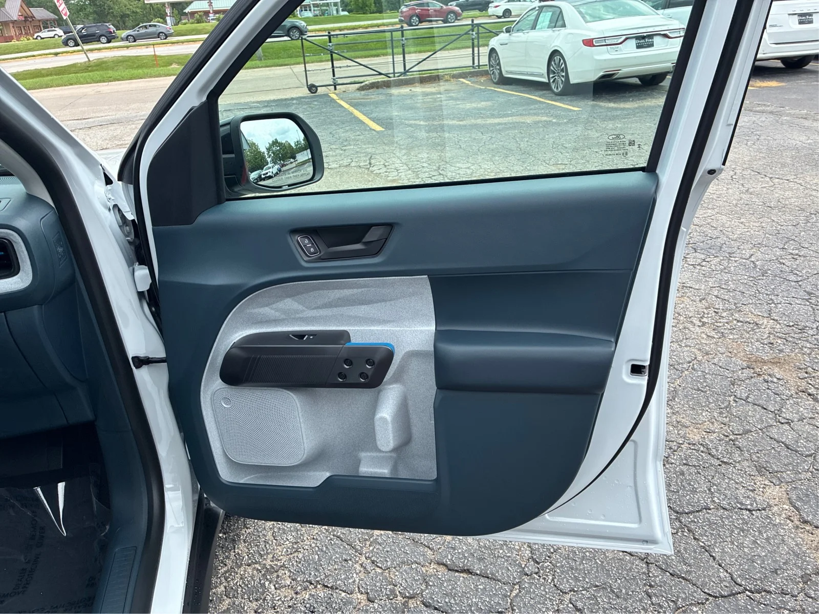 New 2026 Oxford White Ford XLT image 19