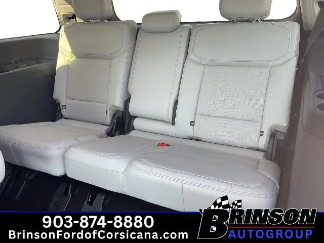 New 2027 Star White Metallic Tri-Coat Ford Platinum image 28