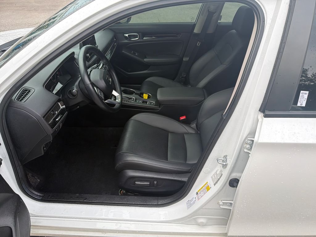 Used 2024 White Honda EX-L image 13