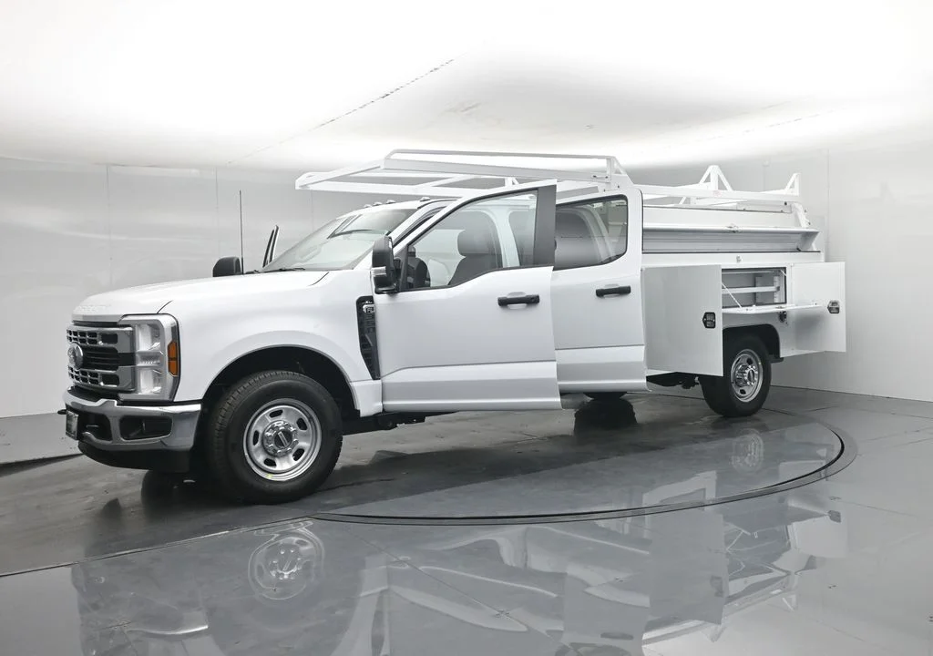 New 2026 Oxford White Ford XL image 4