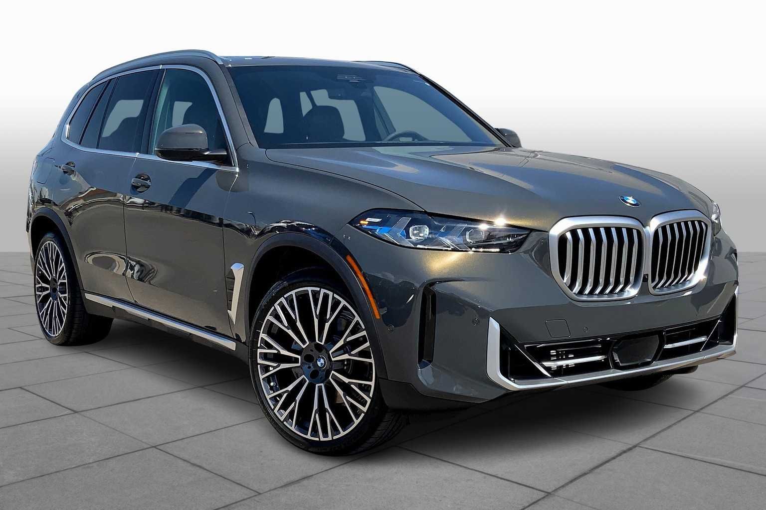 New 2026 Dravit Grey Metallic BMW sDrive40i image 2