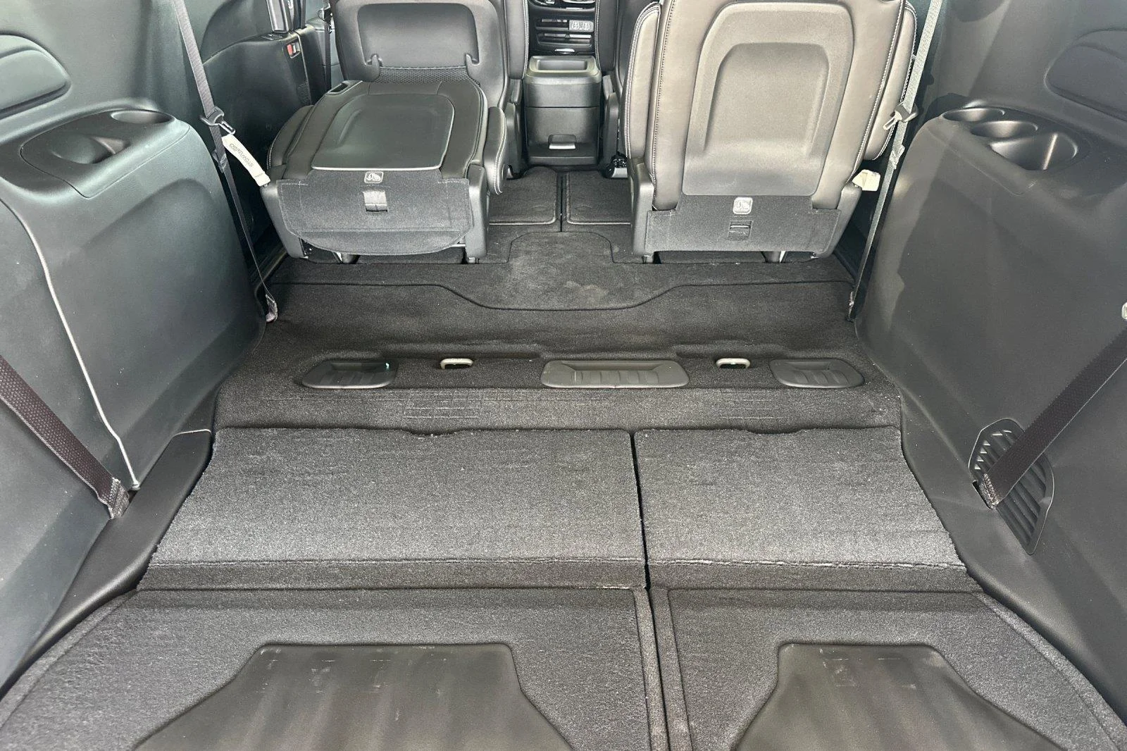 2025 Chrysler Voyager LX - Photo 16