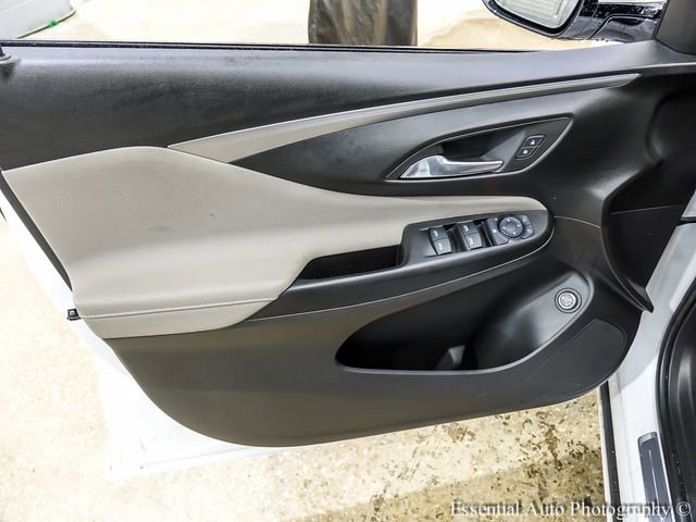 Certified Used 2025 White Frost Tricoat Buick Avenir image 18