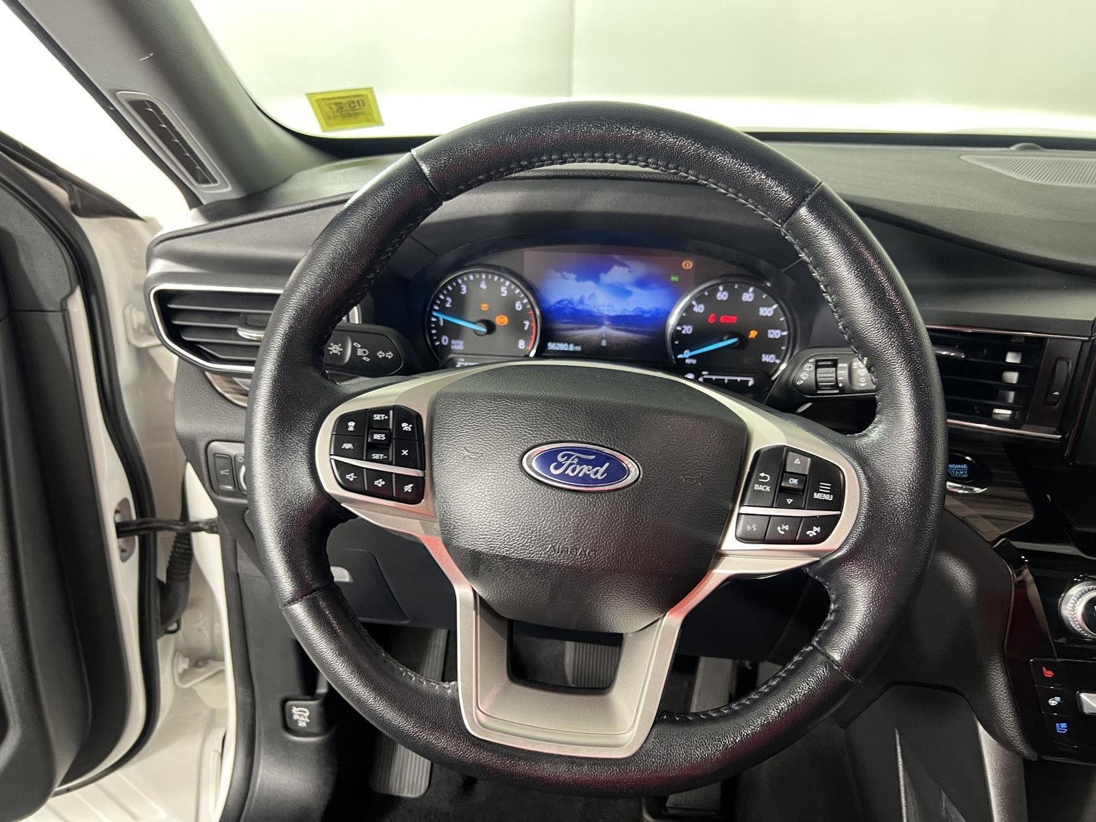 Used 2022 White Metallic Ford Limited image 29