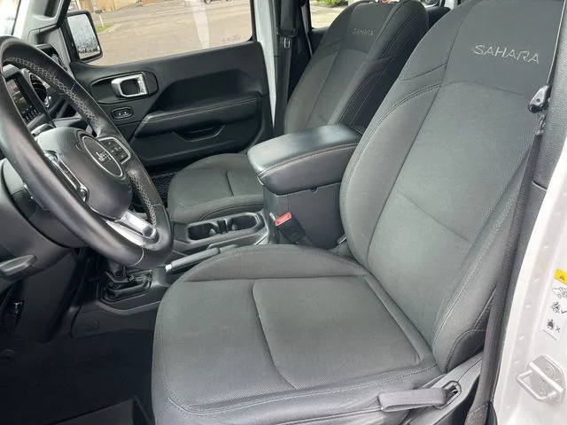 Used 2019 White Jeep Unlimited Sahara image 11