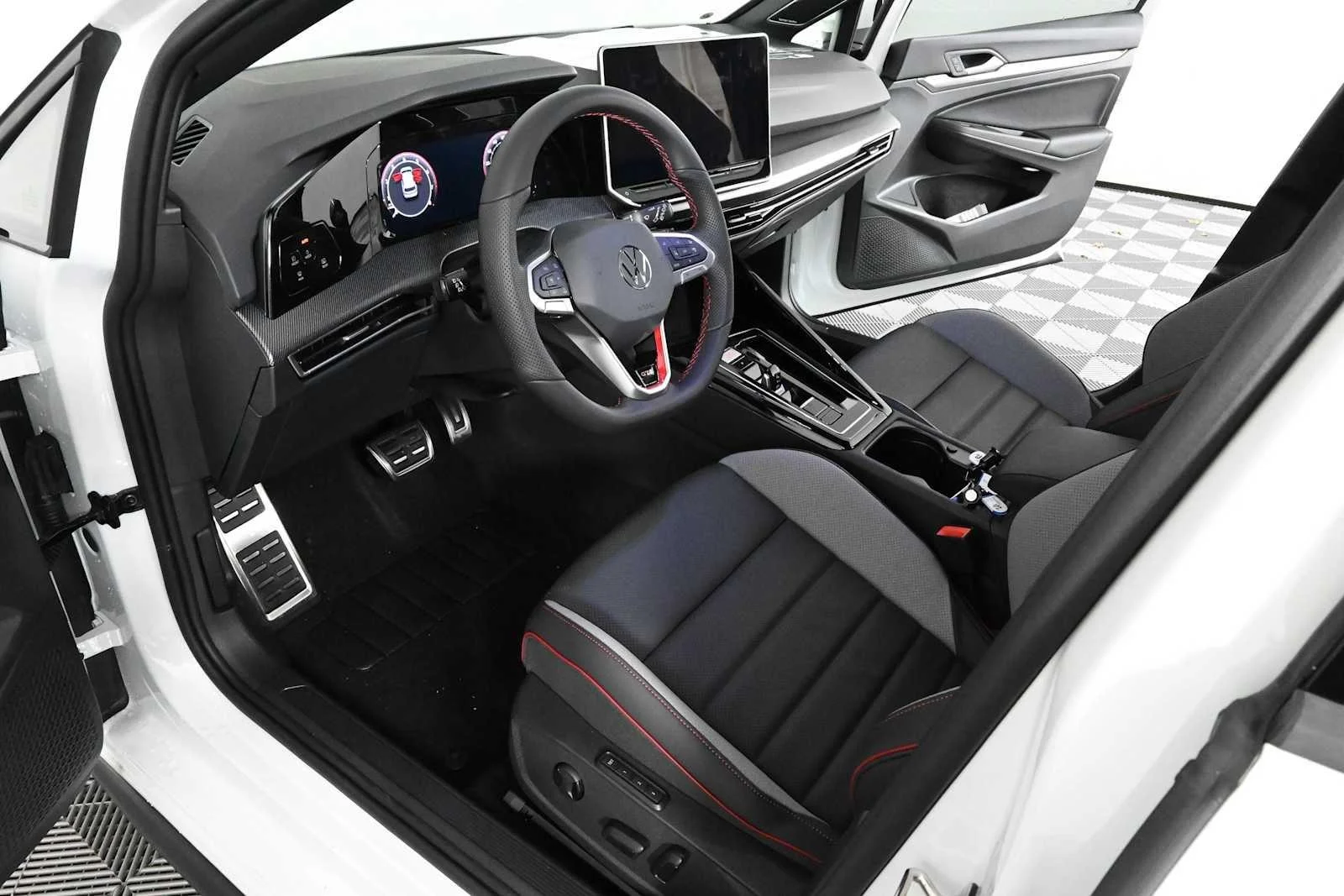 New 2026 Opal White Pearl Volkswagen SE image 18