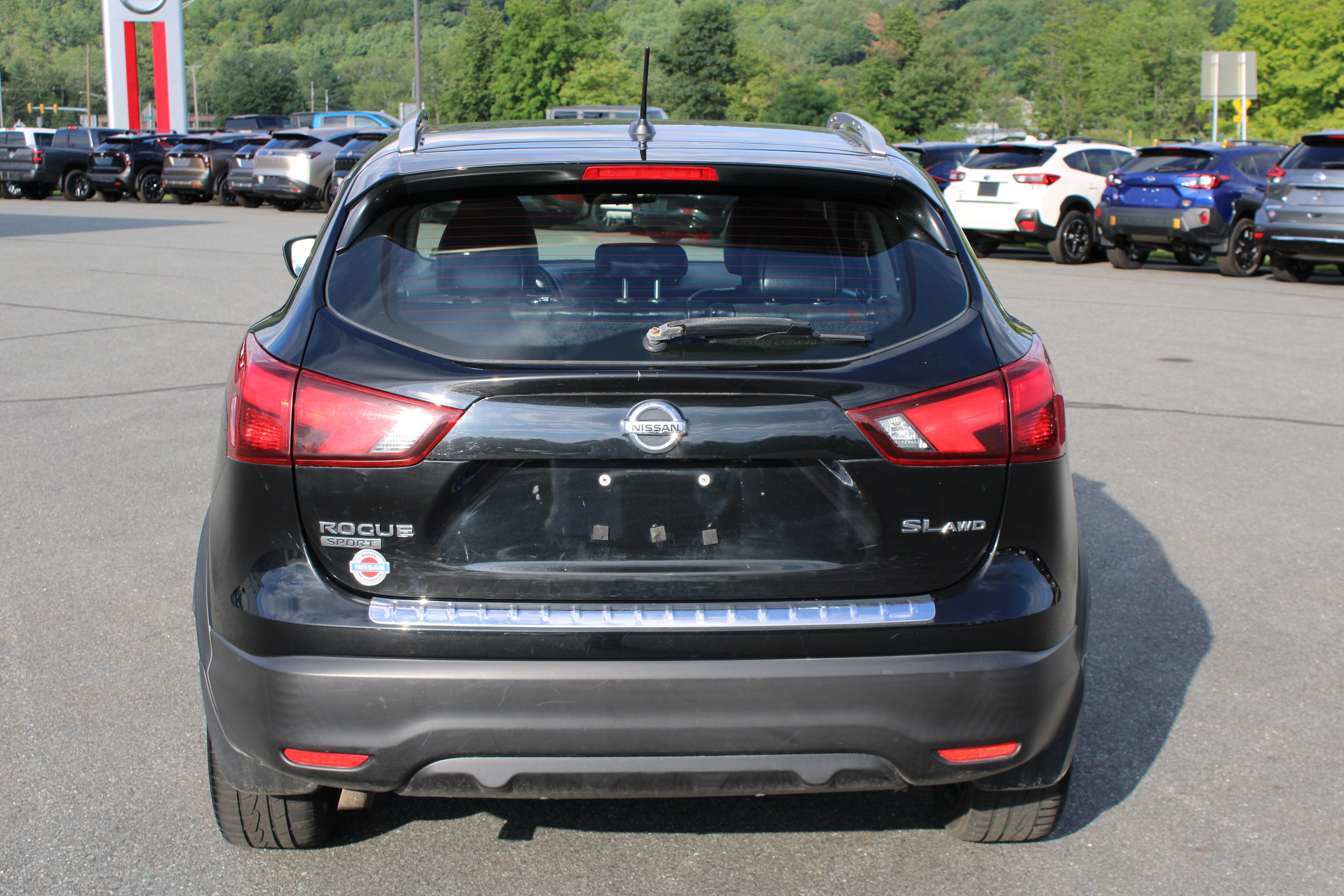 Used 2017 Magnetic Black Nissan SL image 9