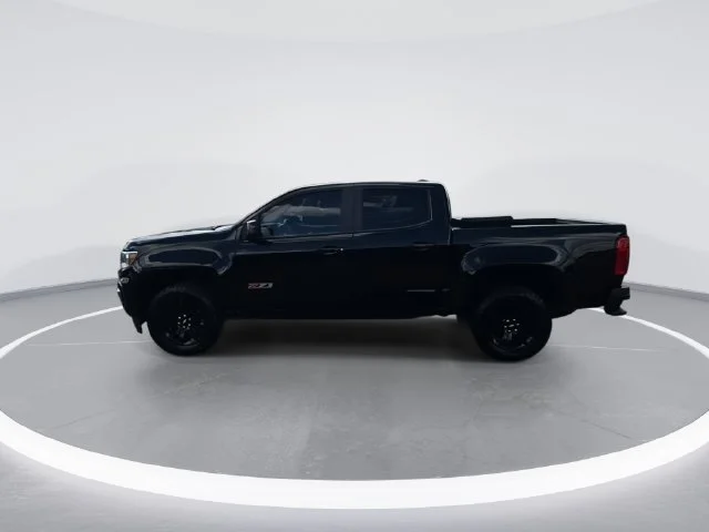 Used 2022 Black Chevrolet Z71 image 7