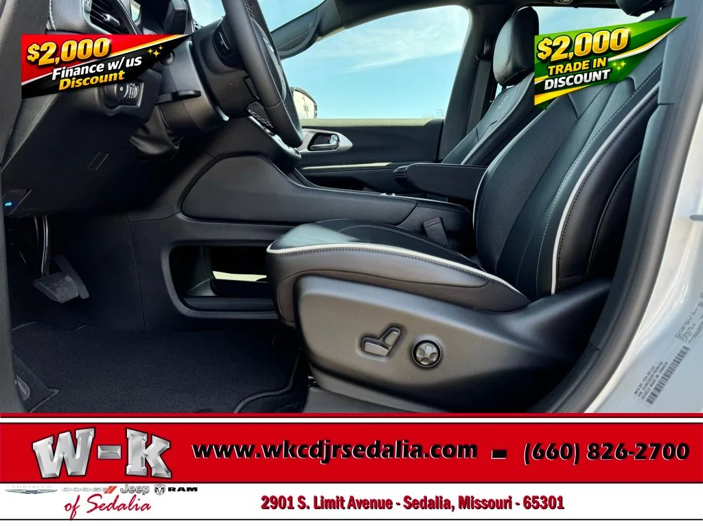 2026 Chrysler Pacifica Limited - Photo 12