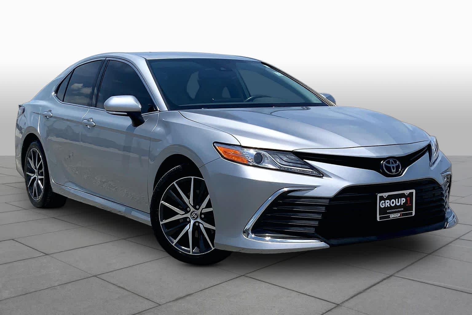 Used 2022 Celestial Silver Metallic Toyota XLE image 3
