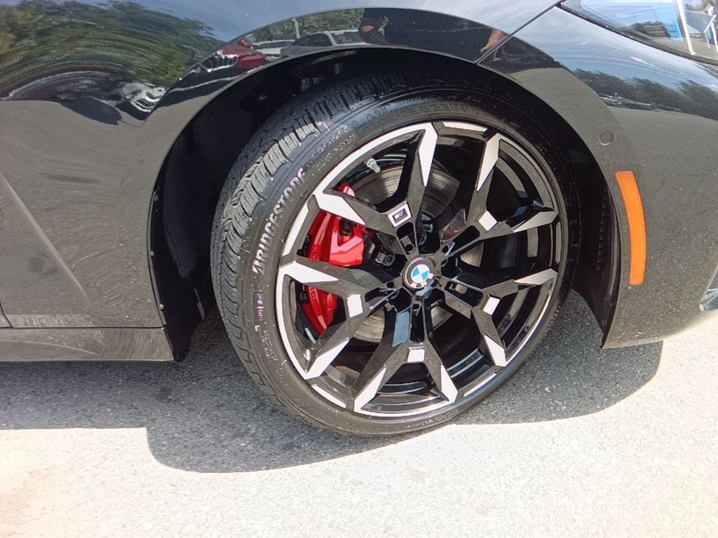 Used 2026 Black Sapphire Metallic BMW M440i xDrive image 32