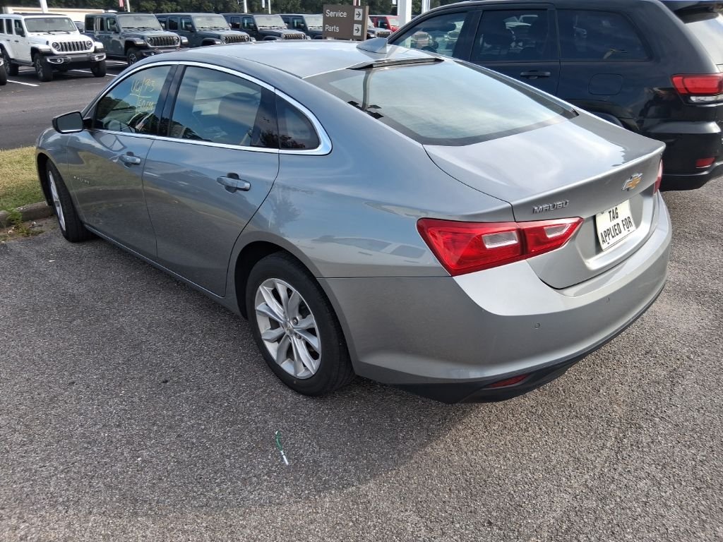 Used 2025 Gray Chevrolet LT image 3