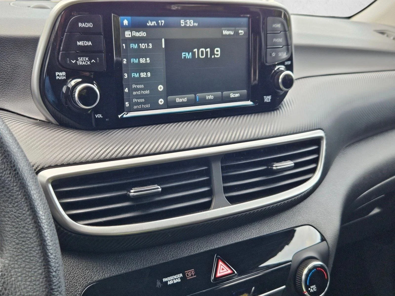 Used 2019 Dusk Blue Hyundai SE image 14