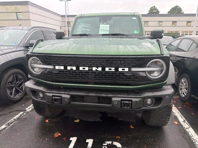 Used 2023 Eruption Green Metallic Ford Wildtrak image 4