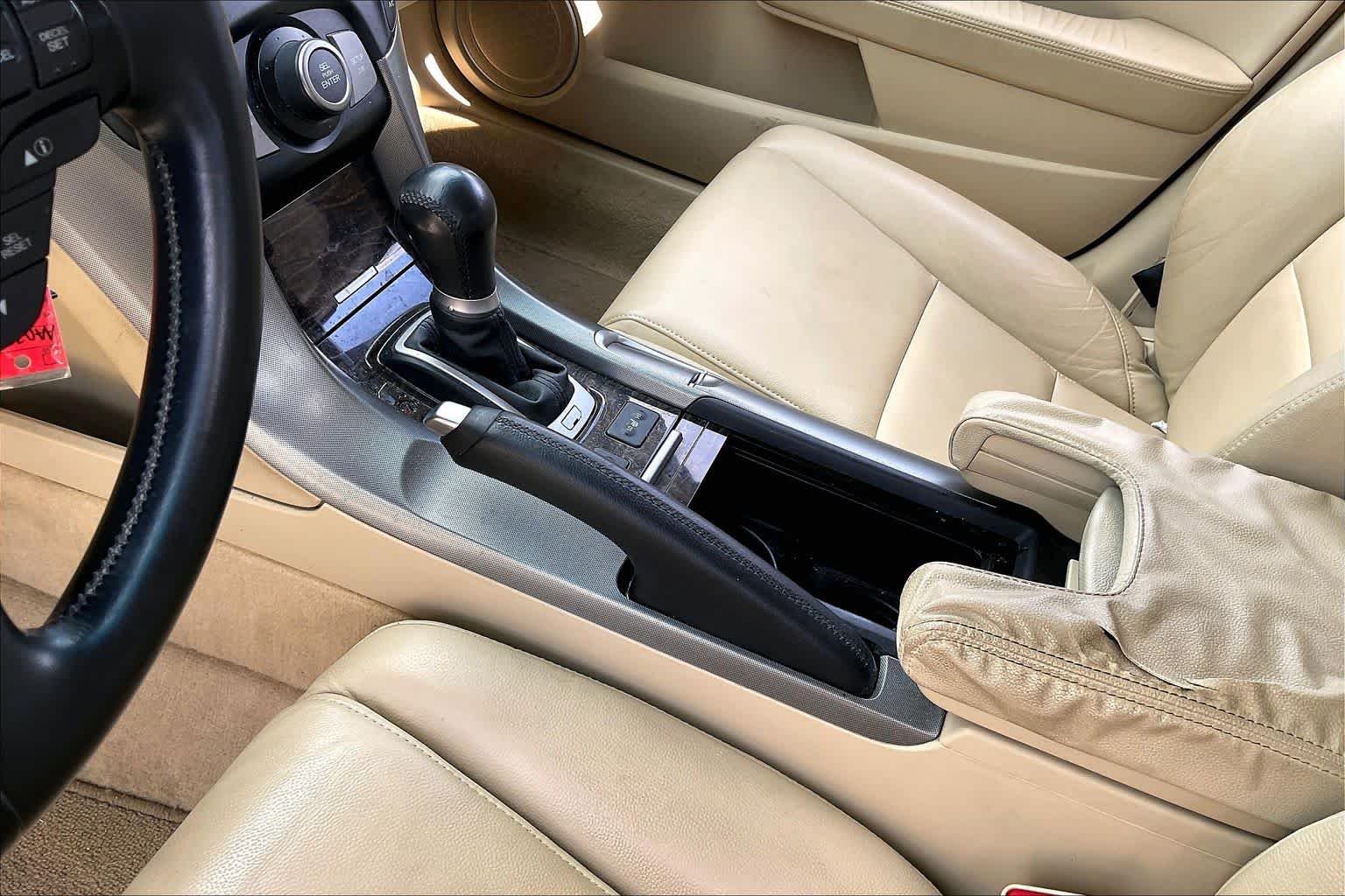 Used 2010 Crystal Black Pearl Acura  image 14