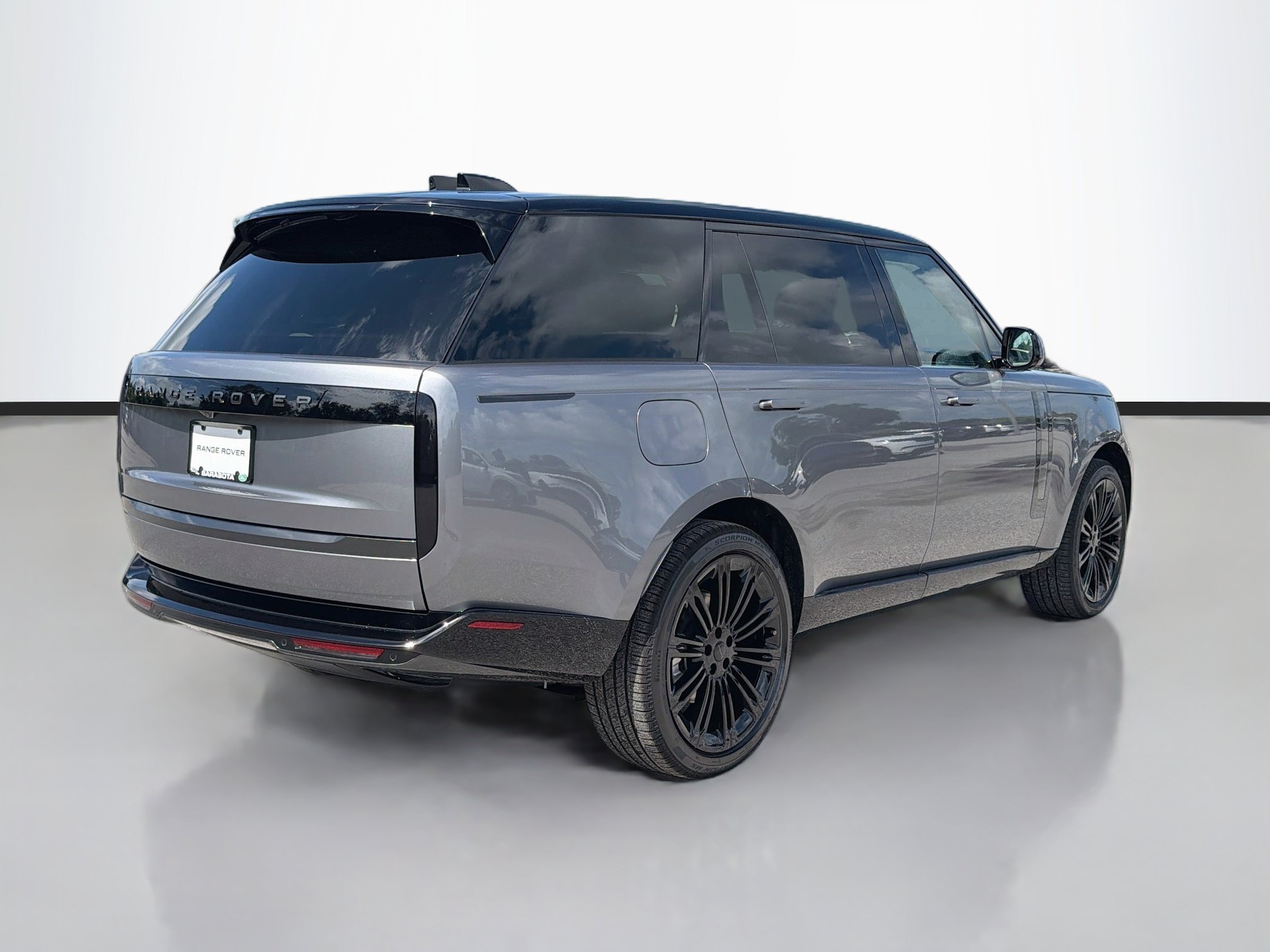 New 2026 Eiger Grey LAND ROVER SE 7 Seats image 5