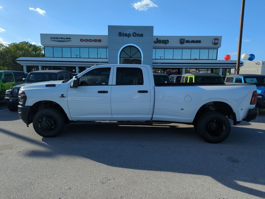 New 2026 Bright White Clear-Coat Exterior Paint Ram Tradesman image 4