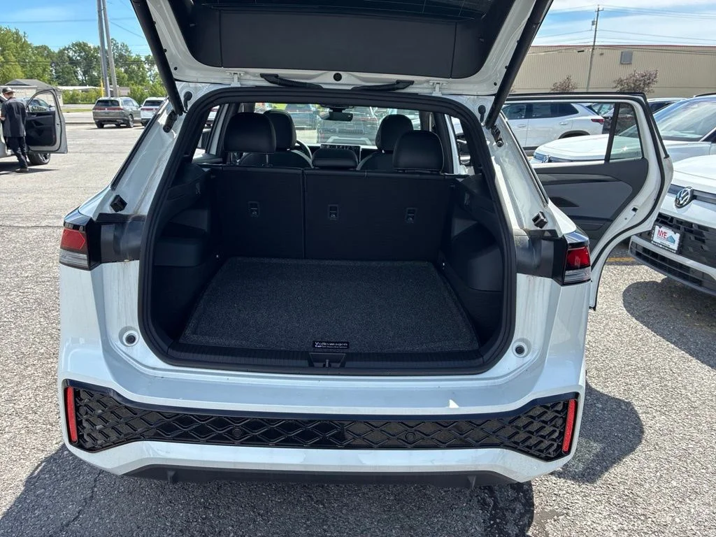 2026 Volkswagen Tiguan SE R-LINE BLACK - Photo 40