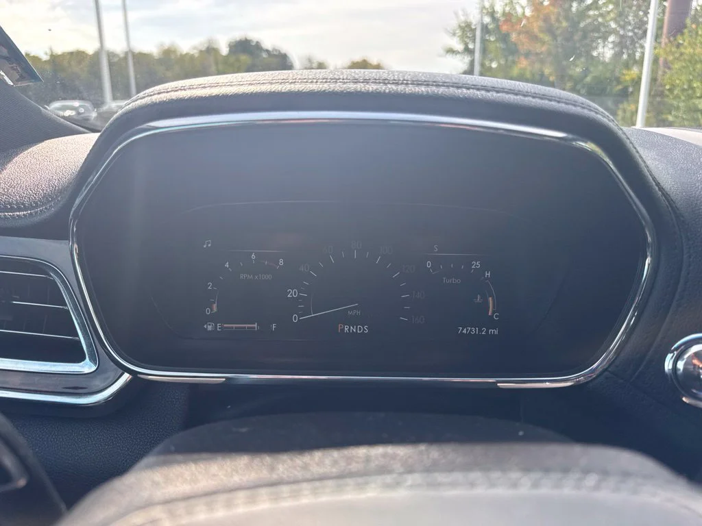 Used 2018 White Lincoln Select image 9