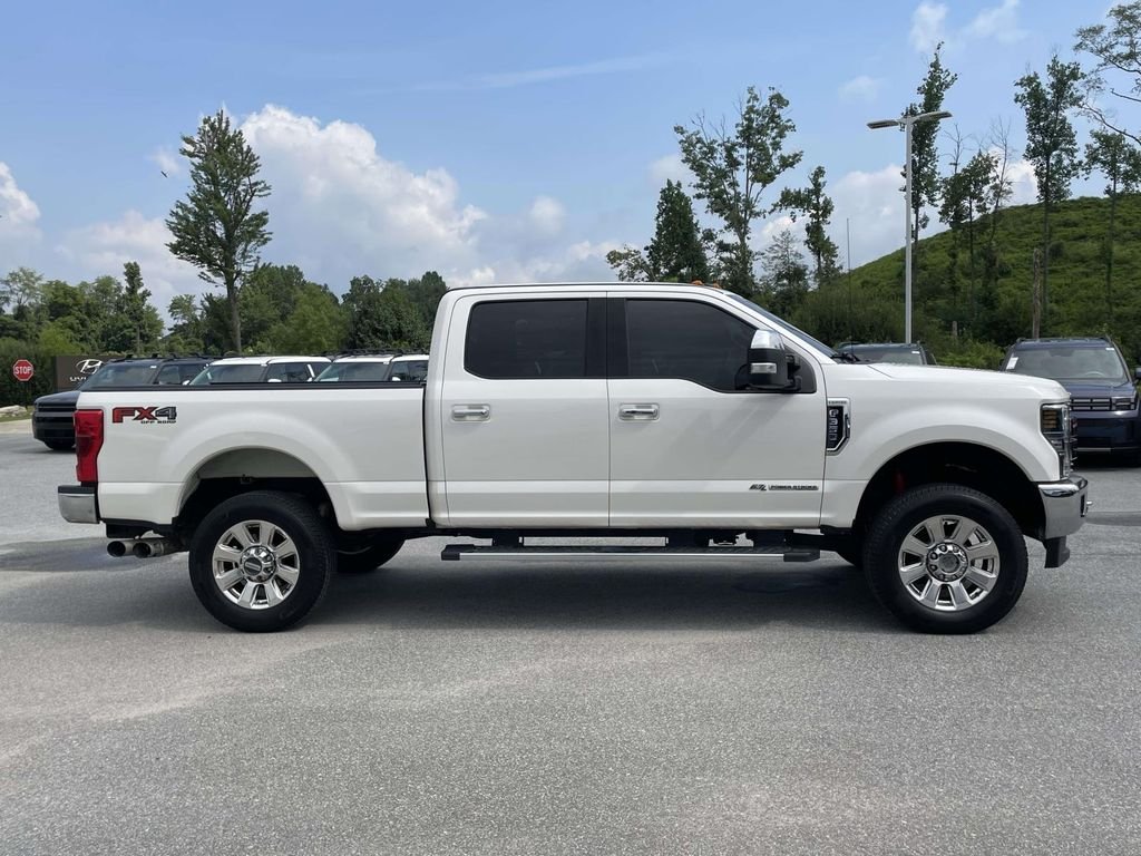 Used 2017 White Platinum Metallic Tri-Coat Ford Lariat image 33