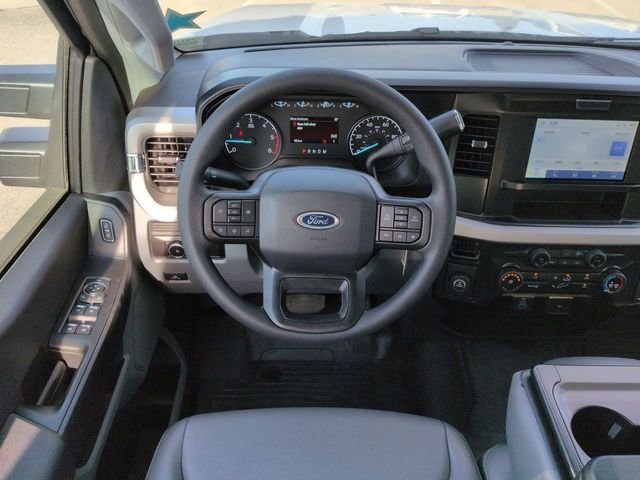 2025 Ford F-350 Super Duty Chassis Cab XL - Photo 15