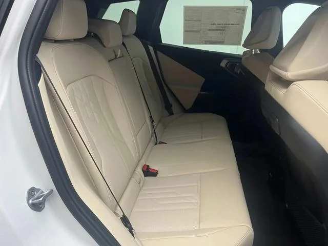 New 2026 Alpine White BMW 30 xDrive image 8