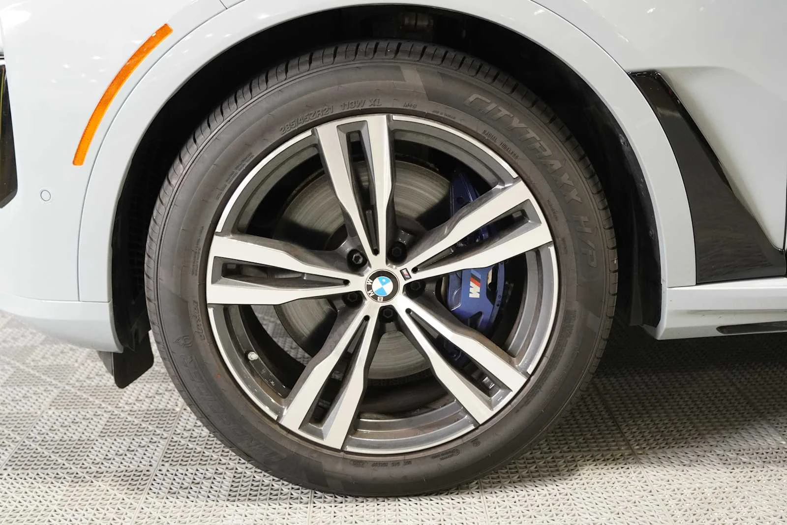 Used 2026 Brooklyn Grey Metallic BMW xDrive40i image 8