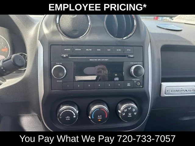 Used 2015 Gray Jeep Latitude image 28