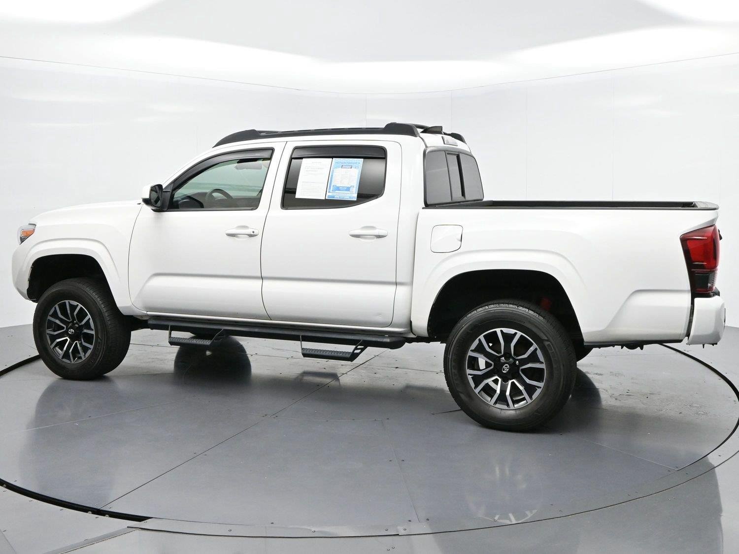 Used 2022 White Toyota SR V6 image 5