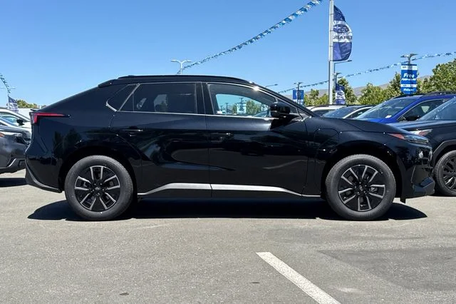 New 2026 SMOKED CARBON Subaru Premium image 3