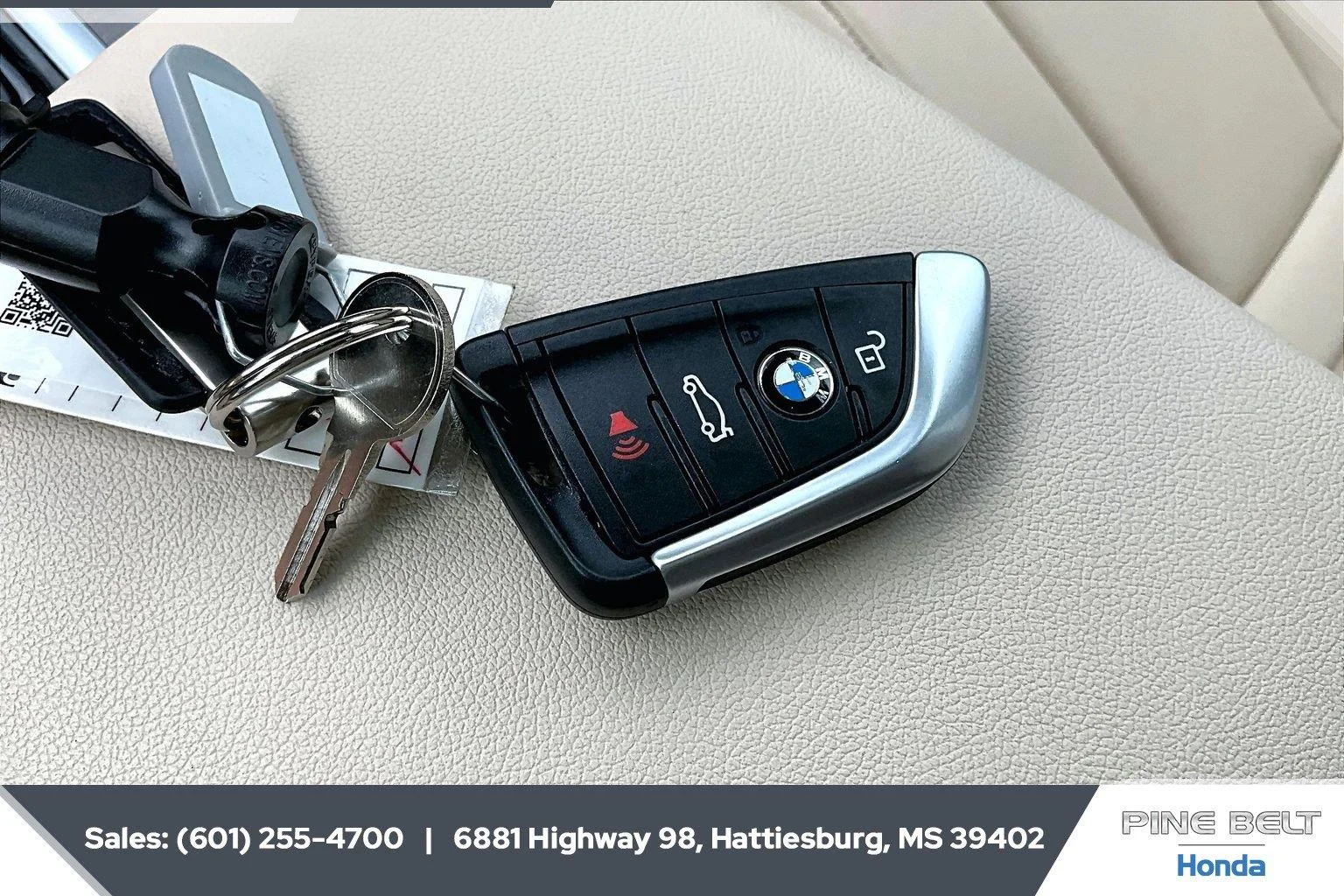 Used 2020 Black Sapphire Metallic BMW xDrive30i image 9