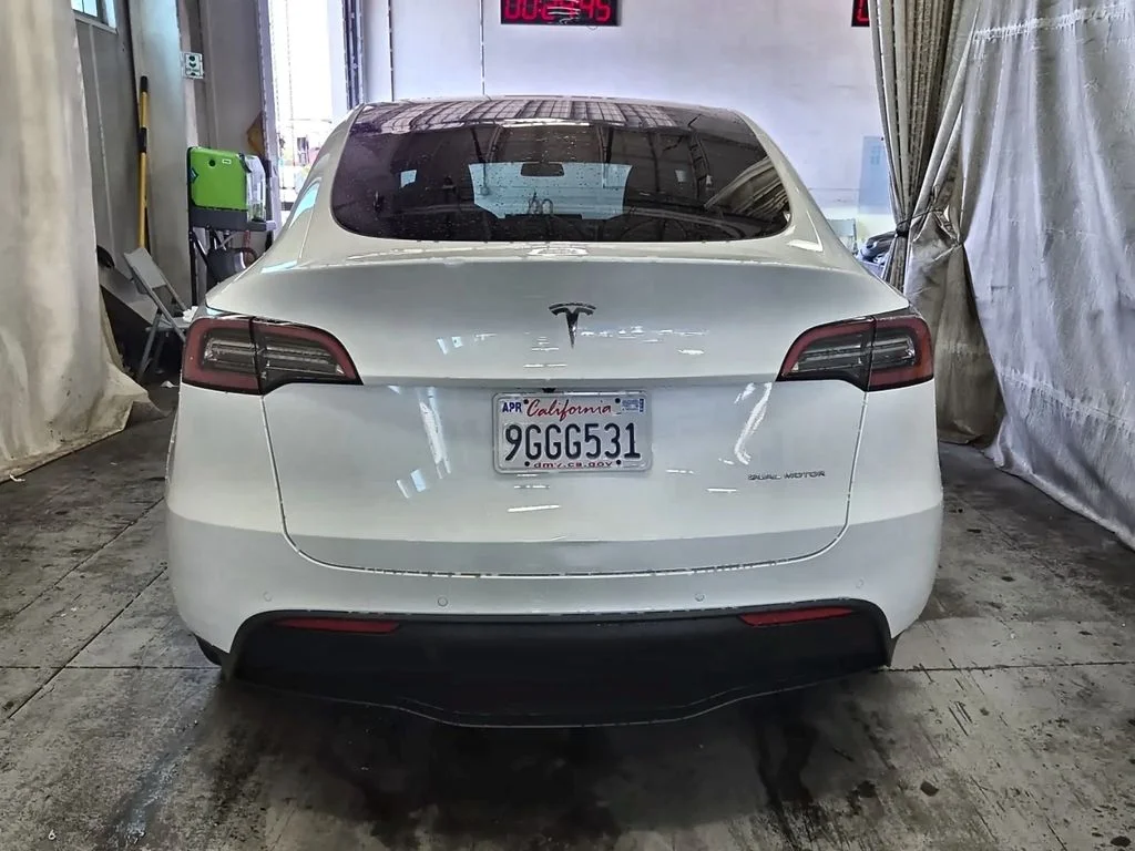 Used 2022 White Tesla Long Range image 3
