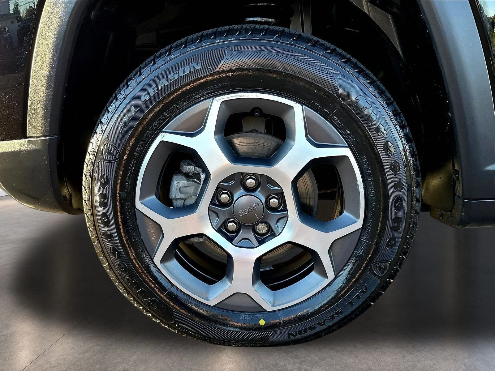 Used 2022 Diamond Black Jeep Trailhawk image 35