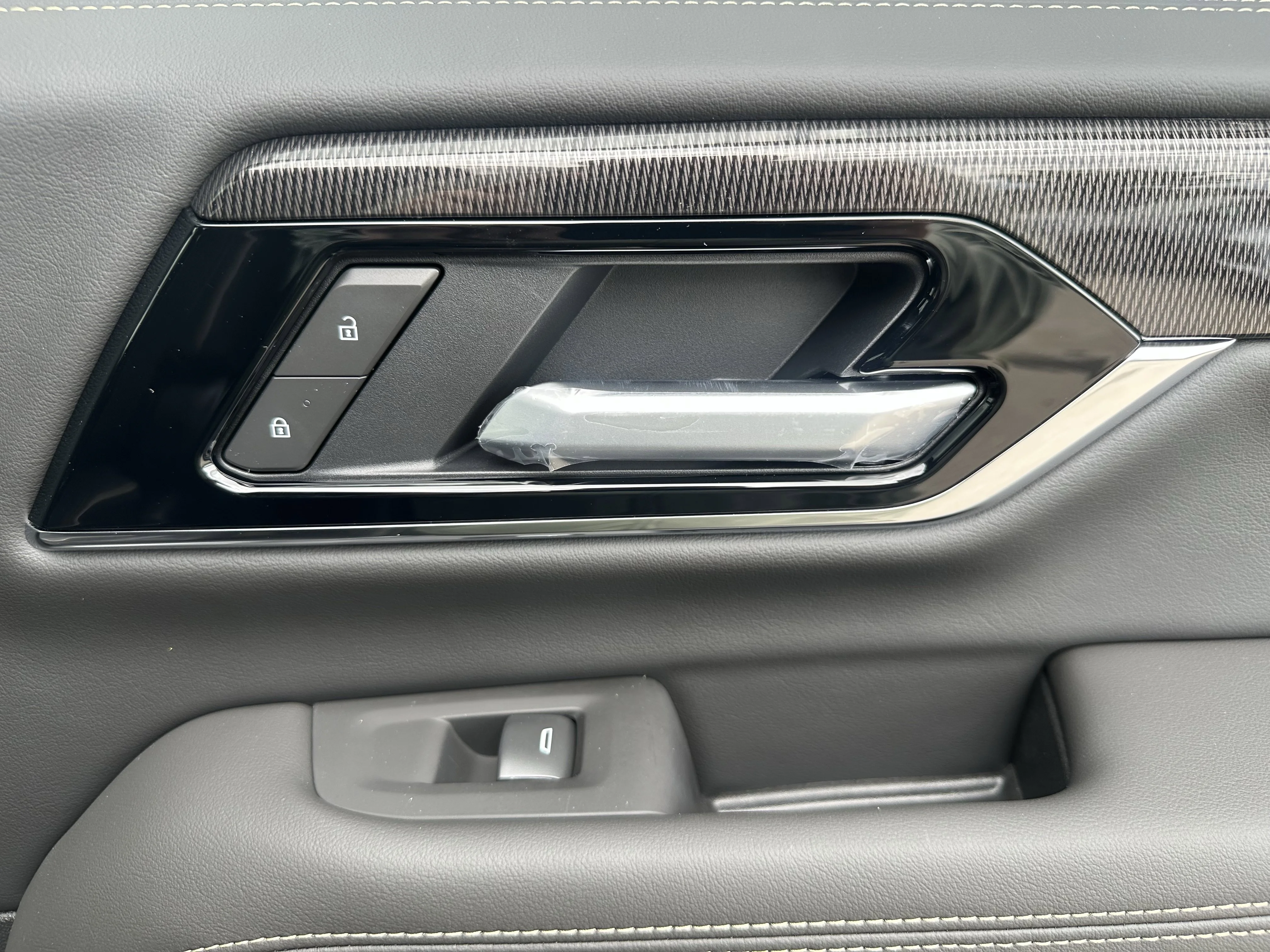 New 2026 Onyx Black GMC Elevation image 18