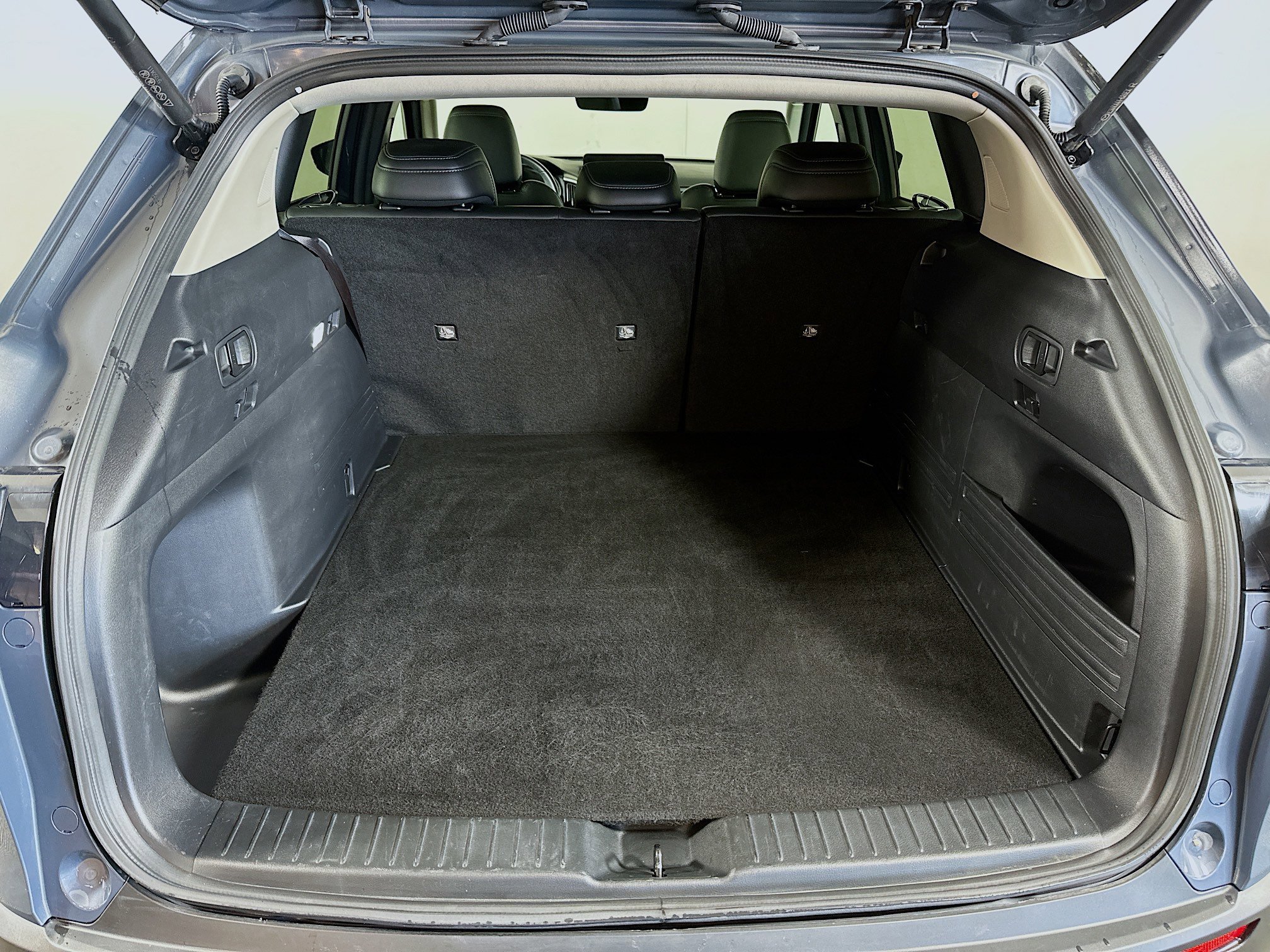 Used 2025 Polymetal Gray Metallic Mazda Premium Package image 26