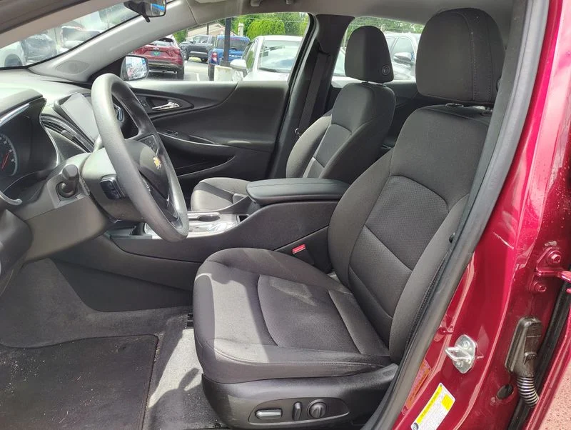 Used 2019 Red Chevrolet LT image 8
