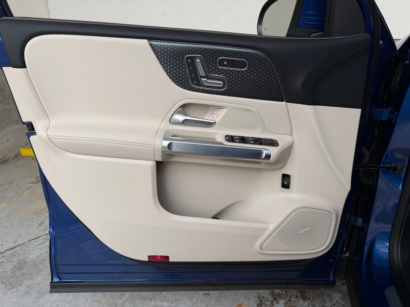 New 2026 Starling Blue Metallic Mercedes-Benz GLB 250 image 18