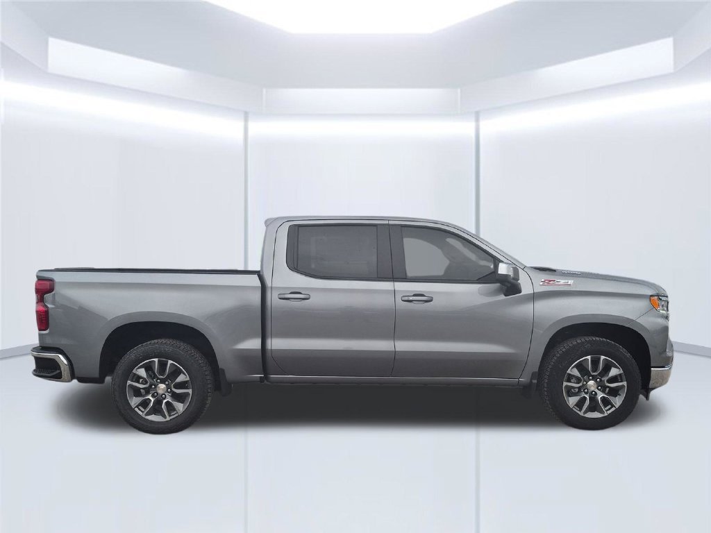 New 2026 Sterling Gray Metallic Chevrolet LT image 9