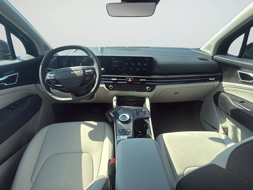 New 2027 Fusion Black Kia EX image 15