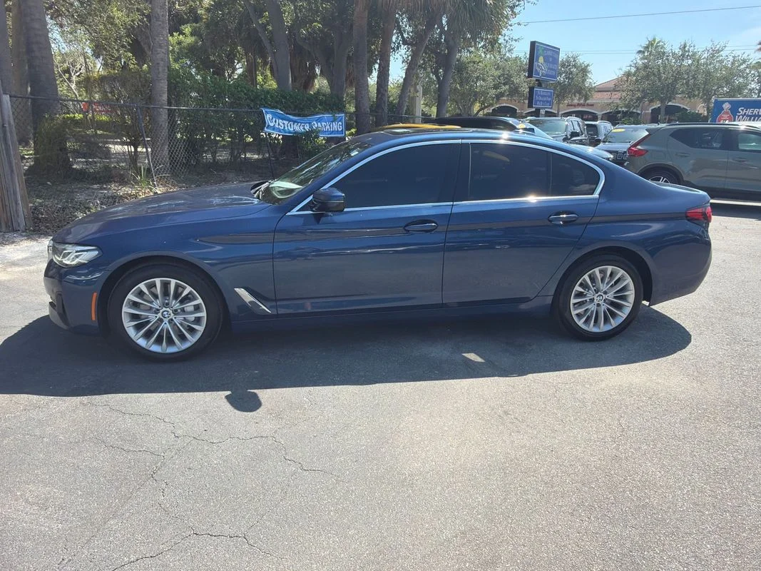 Used 2022 Blue BMW i xDrive image 2
