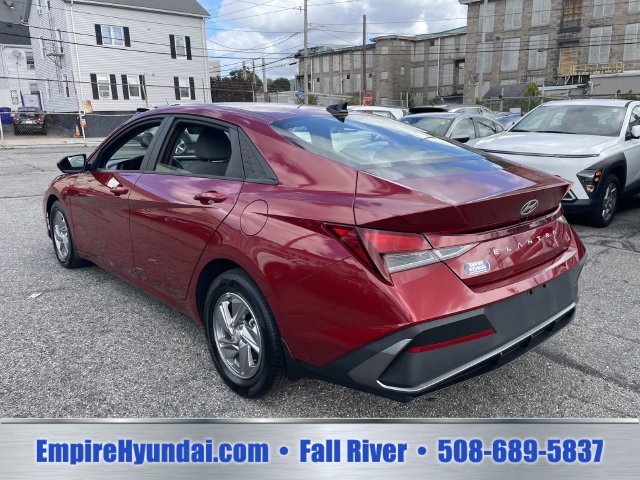 2024 Hyundai Elantra SE - Photo 6