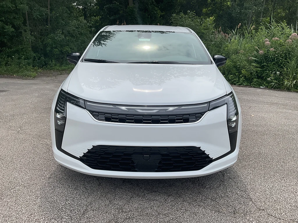 New 2027 Bright White Clear-Coat Exterior Paint Chrysler Select image 2