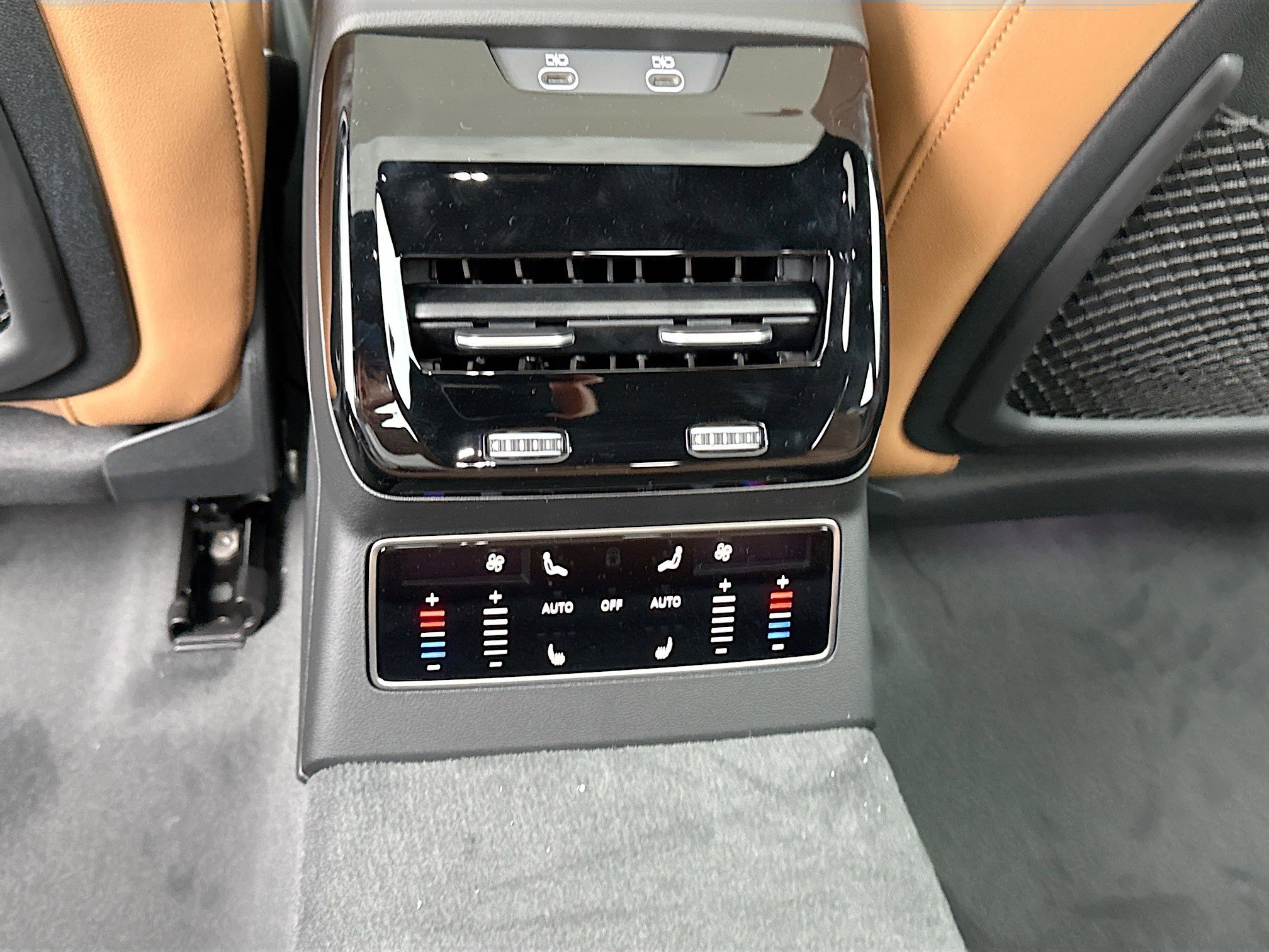 New 2026 GLACIER WHT MET Audi Premium Plus image 18