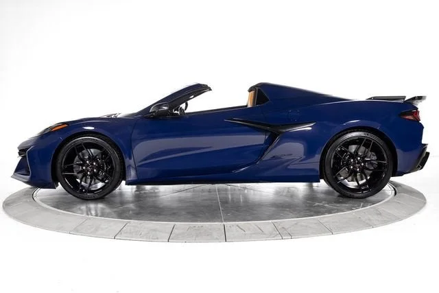 Used 2025 Hysteria Purple Metallic Chevrolet Z06 image 2