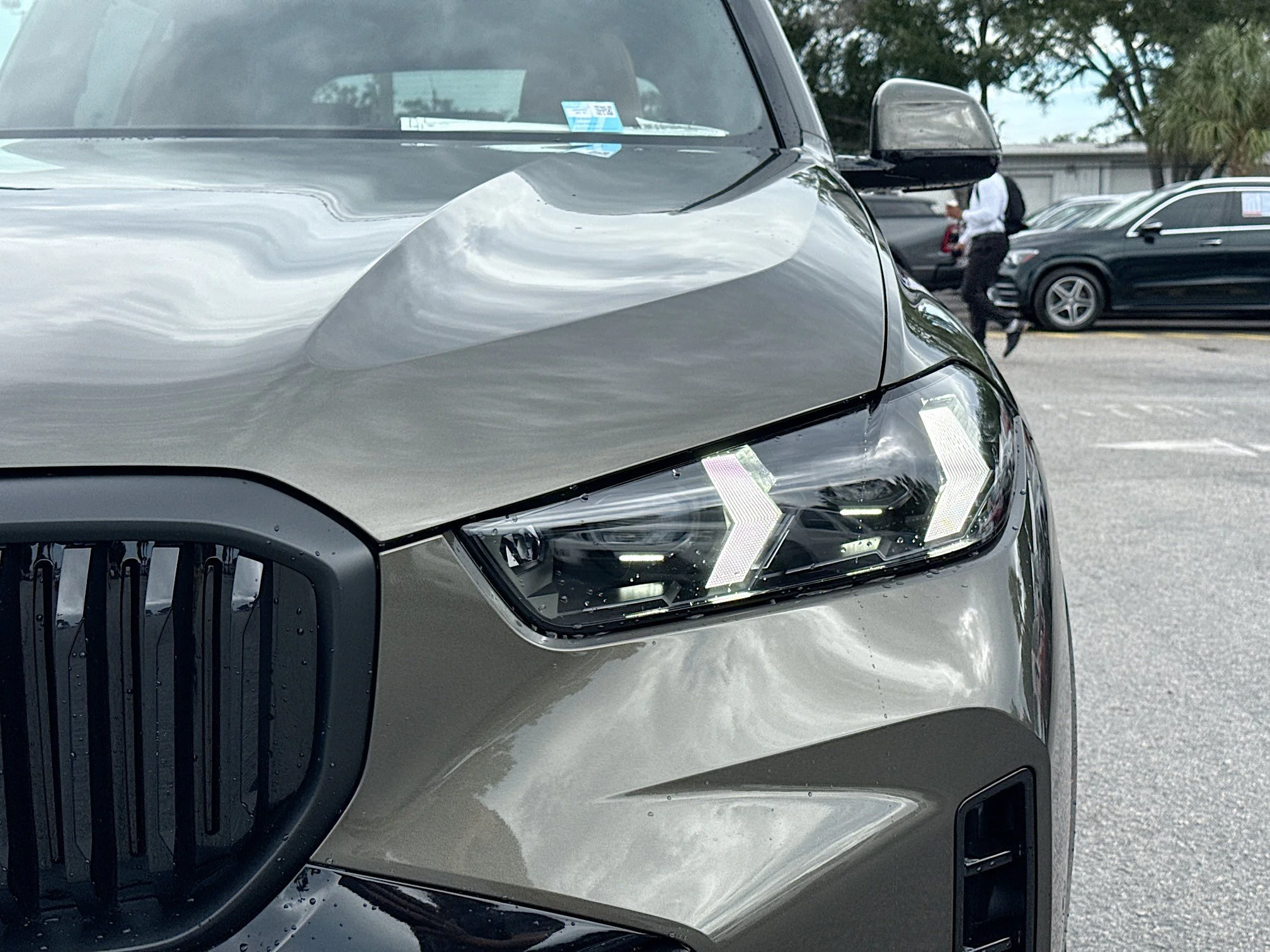 New 2026 Manhattan Green Metallic BMW xDrive40i image 9